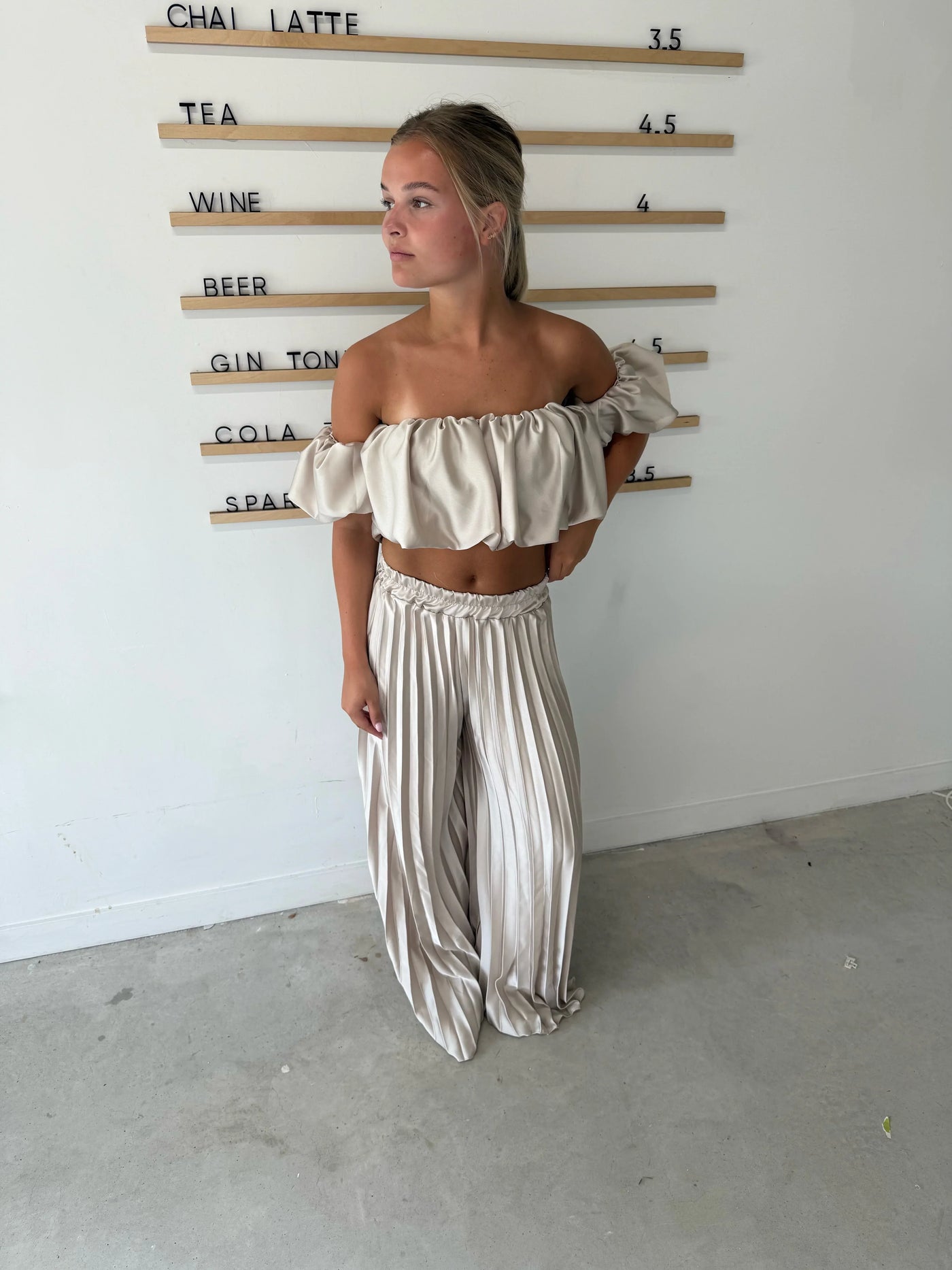 NOA - Satin-Koordinaten mit elegantem Glamour