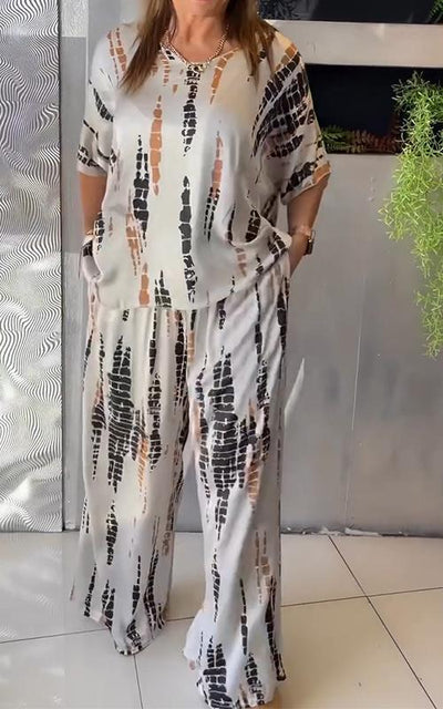 CYNNA - Entspannte zweiteilige Satinanzug mit Rundhals