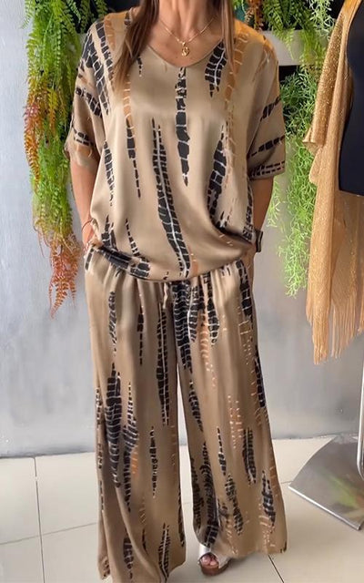 CYNNA - Entspannte zweiteilige Satinanzug mit Rundhals