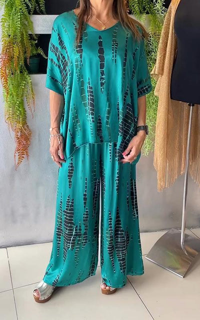 CYNNA - Entspannte zweiteilige Satinanzug mit Rundhals